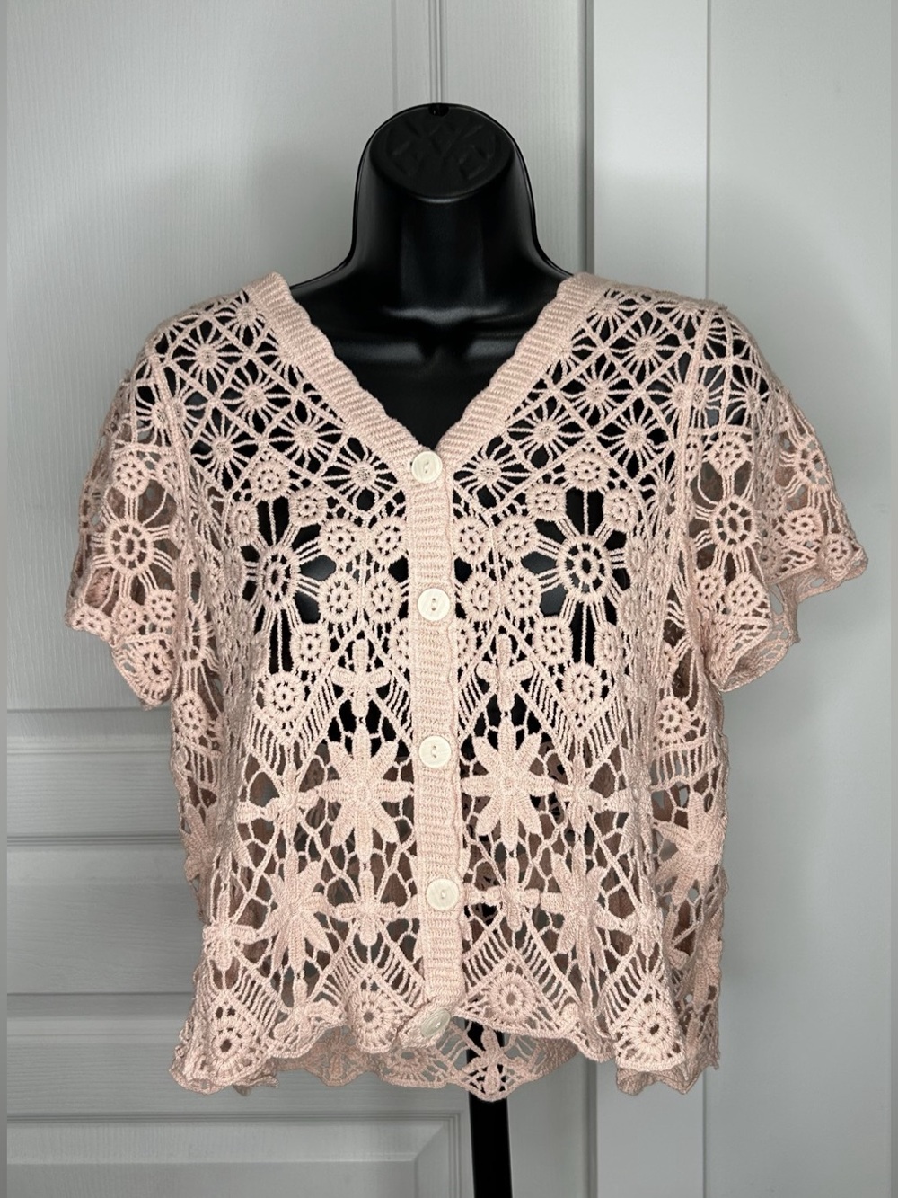Cropped crochet cardigan